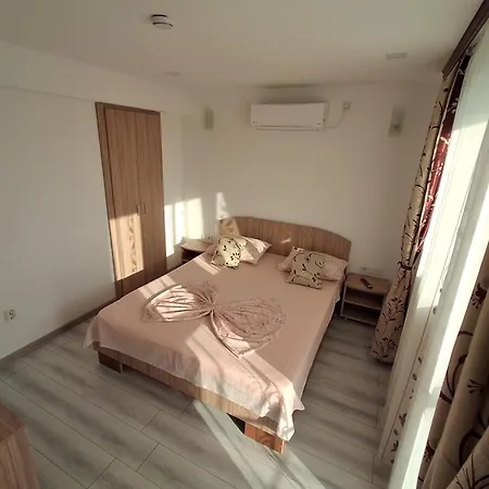 D&v Πανσιόν *